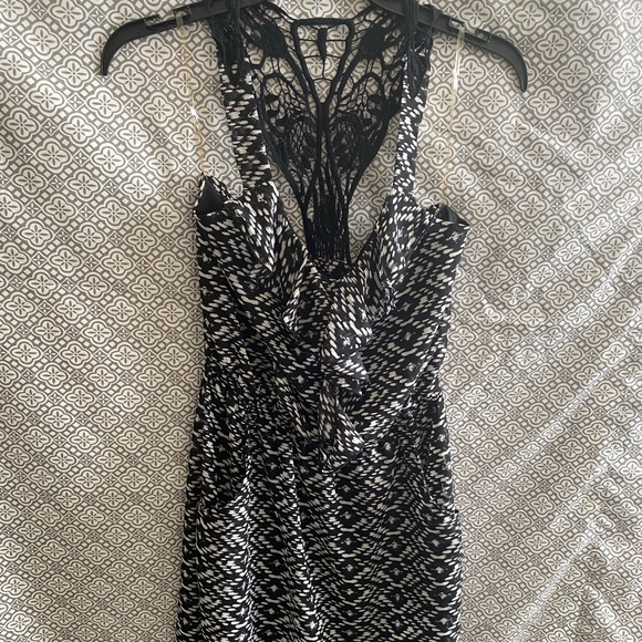 speckless Dresses & Skirts - Black and white kohl’s sundress with pockets